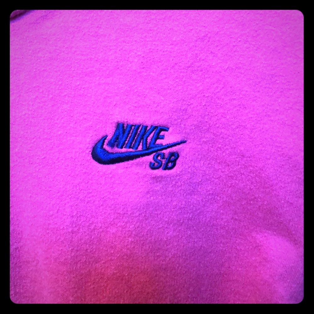 SOLD.  Girls Nike Sweatshirt - Picture 3 of 6